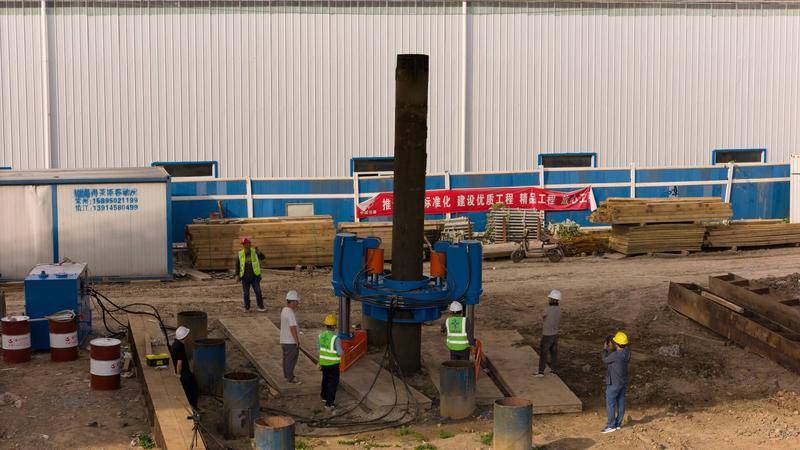 Beiyi's Hydraulic Pipe Extractor Efficiently Tackles the Challenge of "Retiring" Steel Pipe Piles