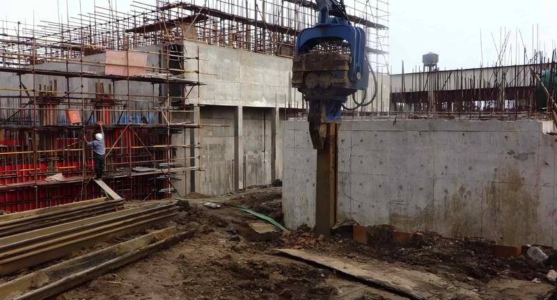 Excavator hydraulic vibro hammer pile driver for sheet piles